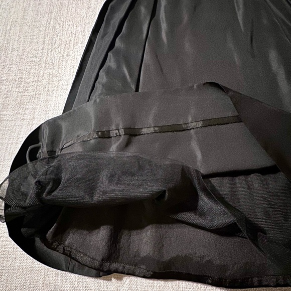 ISAAC MIZRAHI Silk Black Party Dress Semi-Formal Tulle Lined Pleats Women’s 4 - Picture 7 of 16